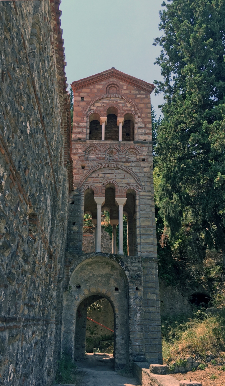 narrow_tower_mystras